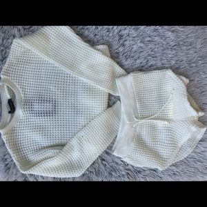 White knitted set